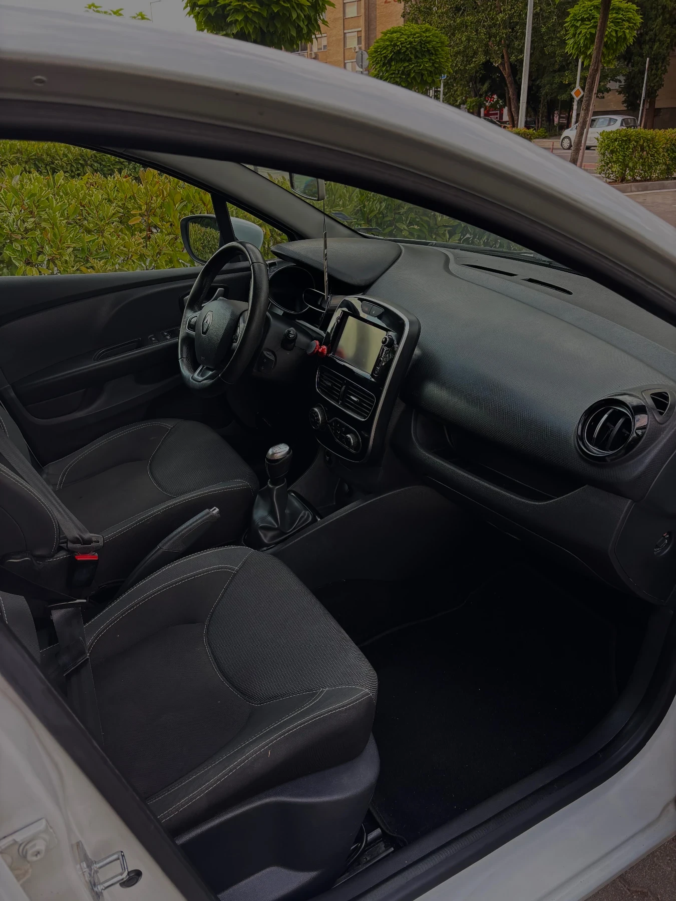 Renault Clio Renault Clio 1.5dci 90к.с. Euro 6, снимка 7 - Автомобили и джипове - 55327005