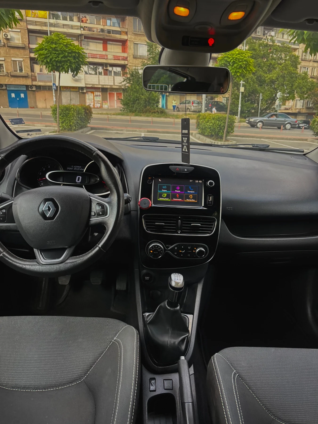 Renault Clio Renault Clio 1.5dci 90к.с. Euro 6, снимка 11 - Автомобили и джипове - 55327005