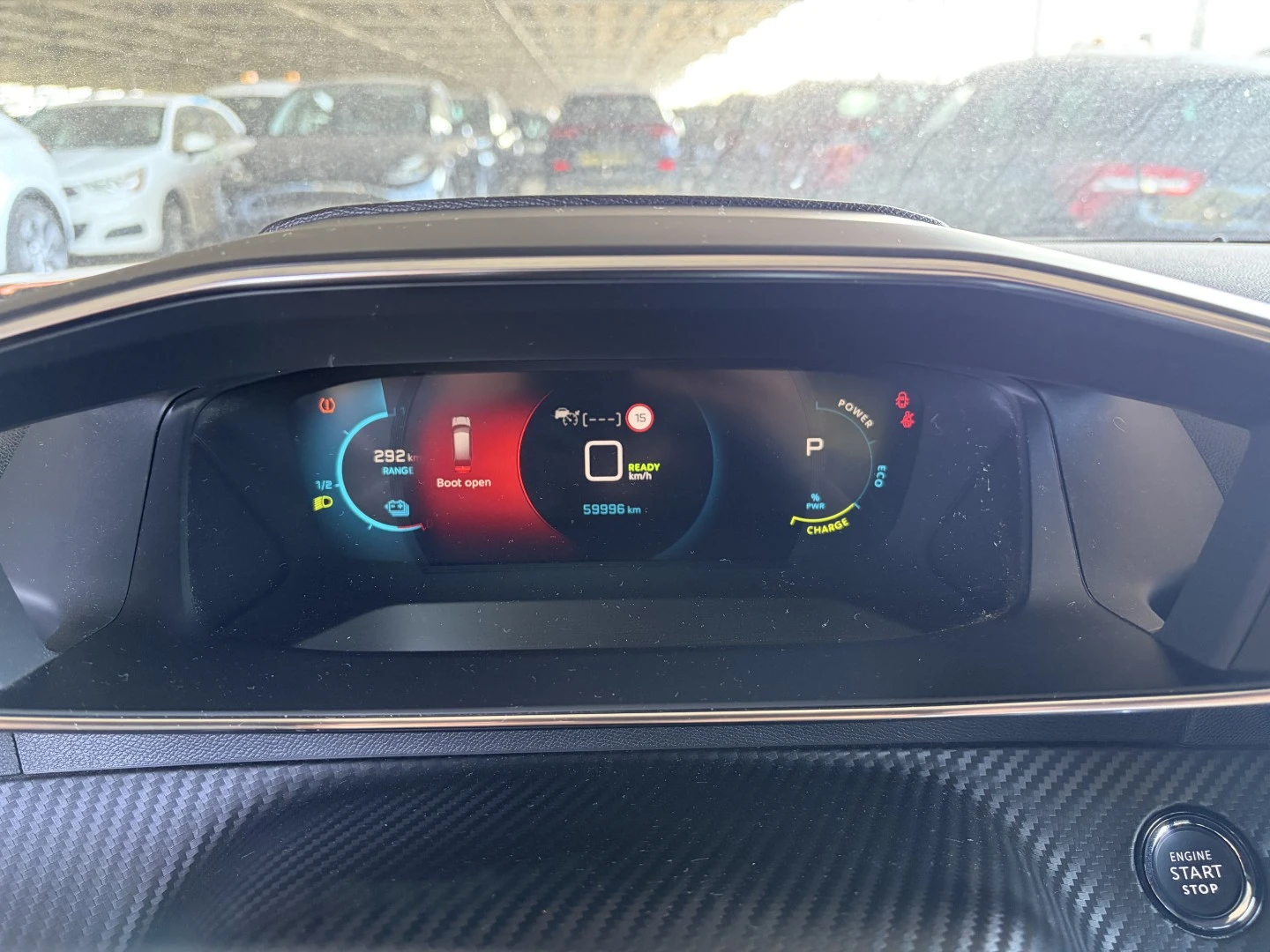 Peugeot 2008 e-2008 50 kWh Allure Pack, снимка 12 - Автомобили и джипове - 55562823