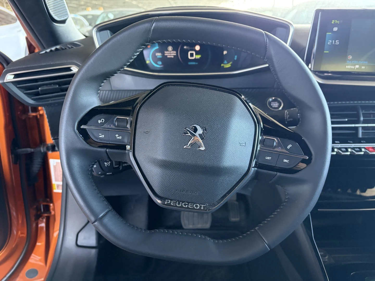 Peugeot 2008 e-2008 50 kWh Allure Pack, снимка 5 - Автомобили и джипове - 55562823