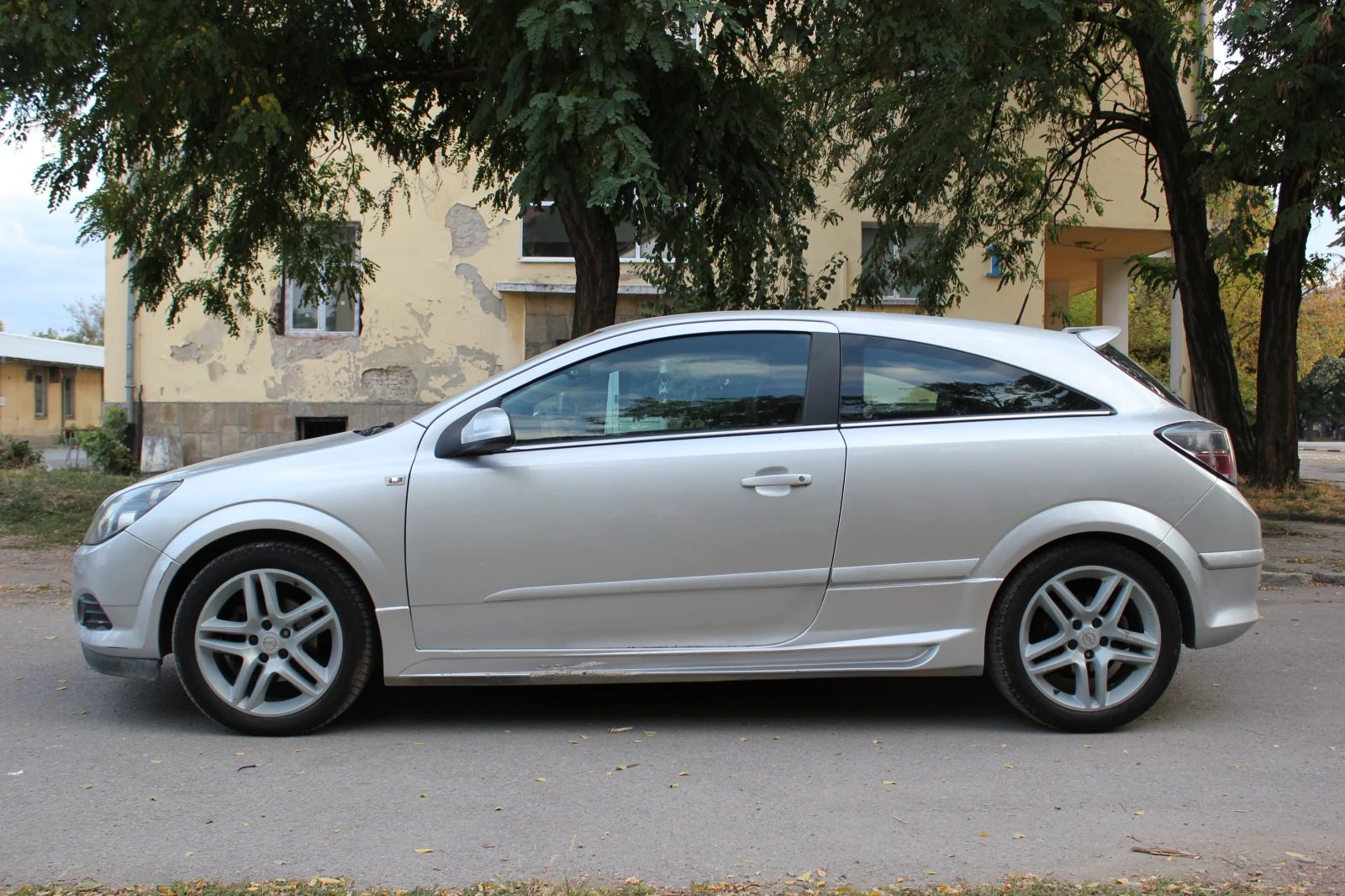 Opel Astra 1.8 GTC/Газ/бензин, снимка 7 - Автомобили и джипове - 56156461