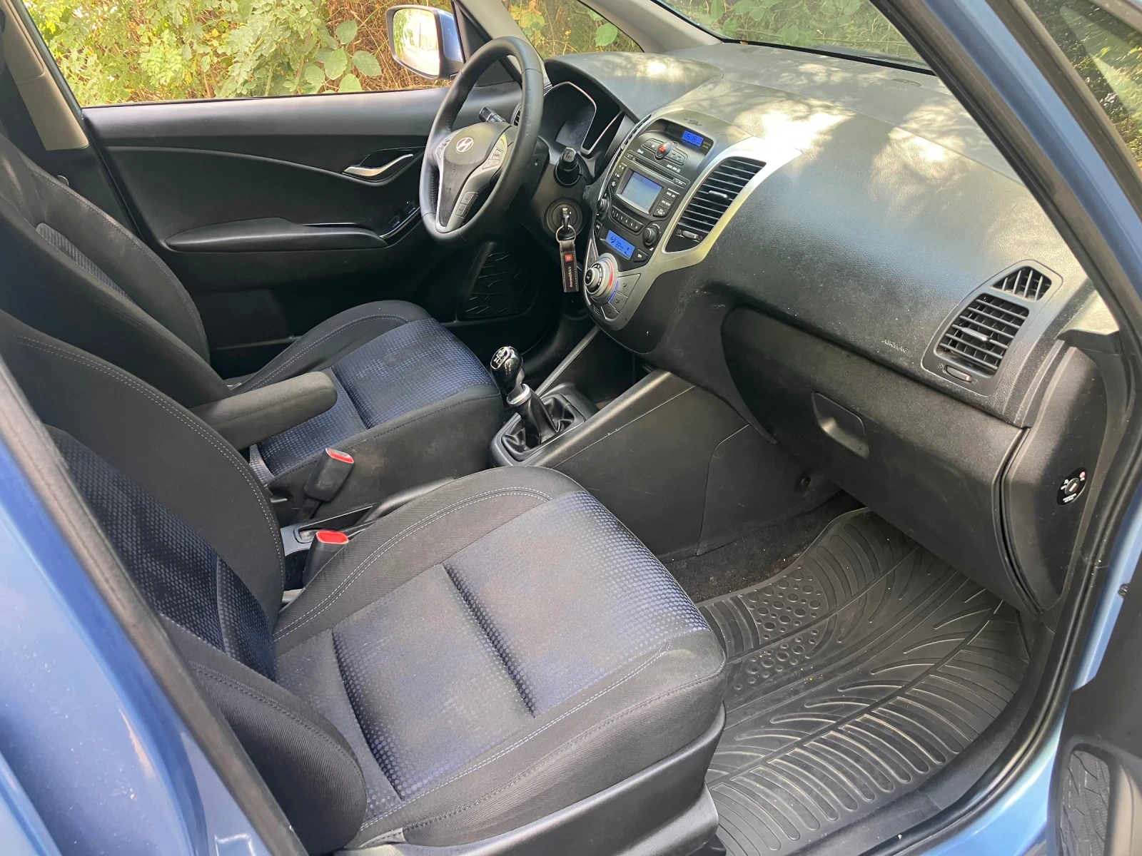 Hyundai Ix20 1.6/Отлична, снимка 9 - Автомобили и джипове - 56198355