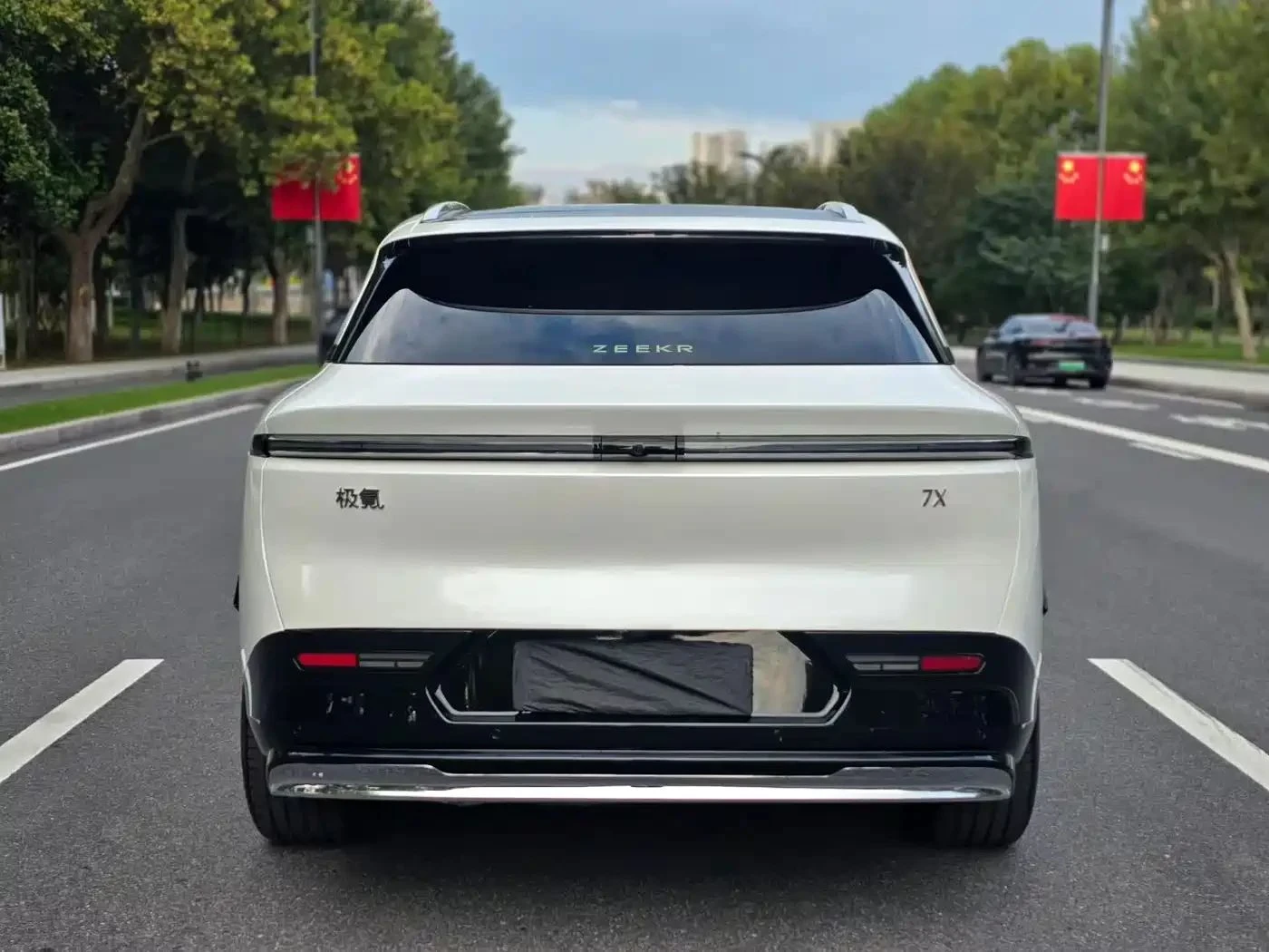 Zeekr 7X, снимка 6 - Автомобили и джипове - 56685545