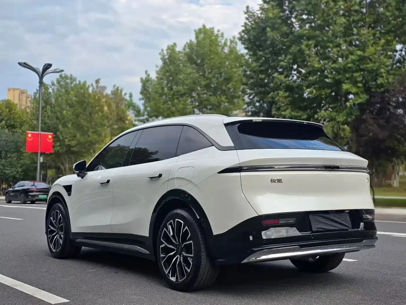 Zeekr 7X, снимка 4 - Автомобили и джипове - 56685545