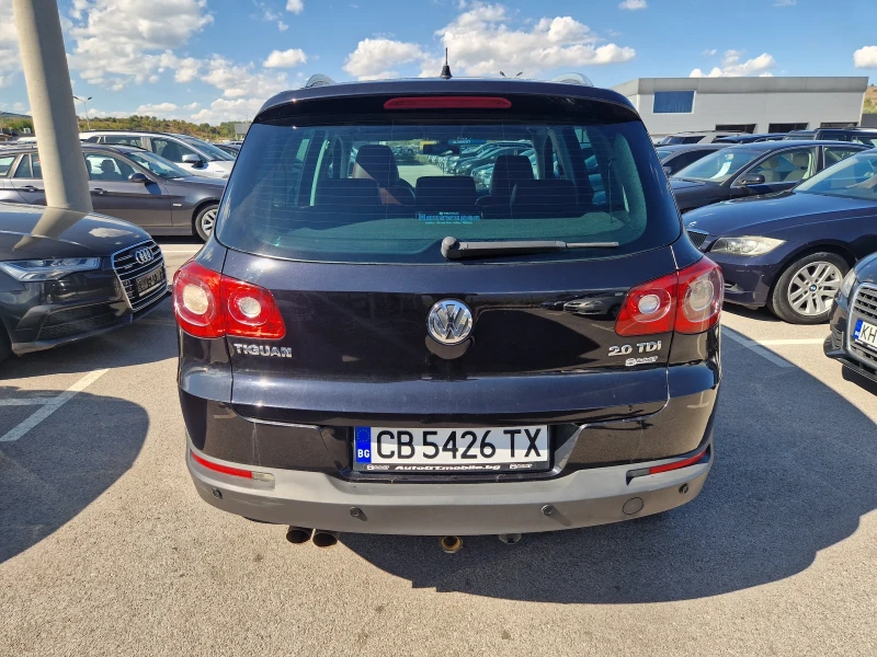 VW Tiguan 2.0 TDI 4Motion Навигация!, снимка 6 - Автомобили и джипове - 47366066