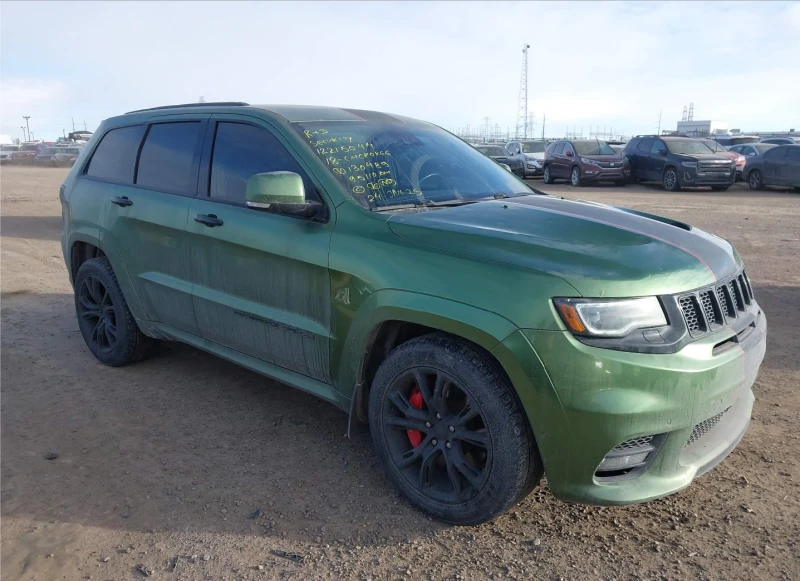 Jeep Grand cherokee SRT* DISTRONIC* PANO* ОБДУХ* HEADUP* KEYLESS* , снимка 3 - Автомобили и джипове - 49249717