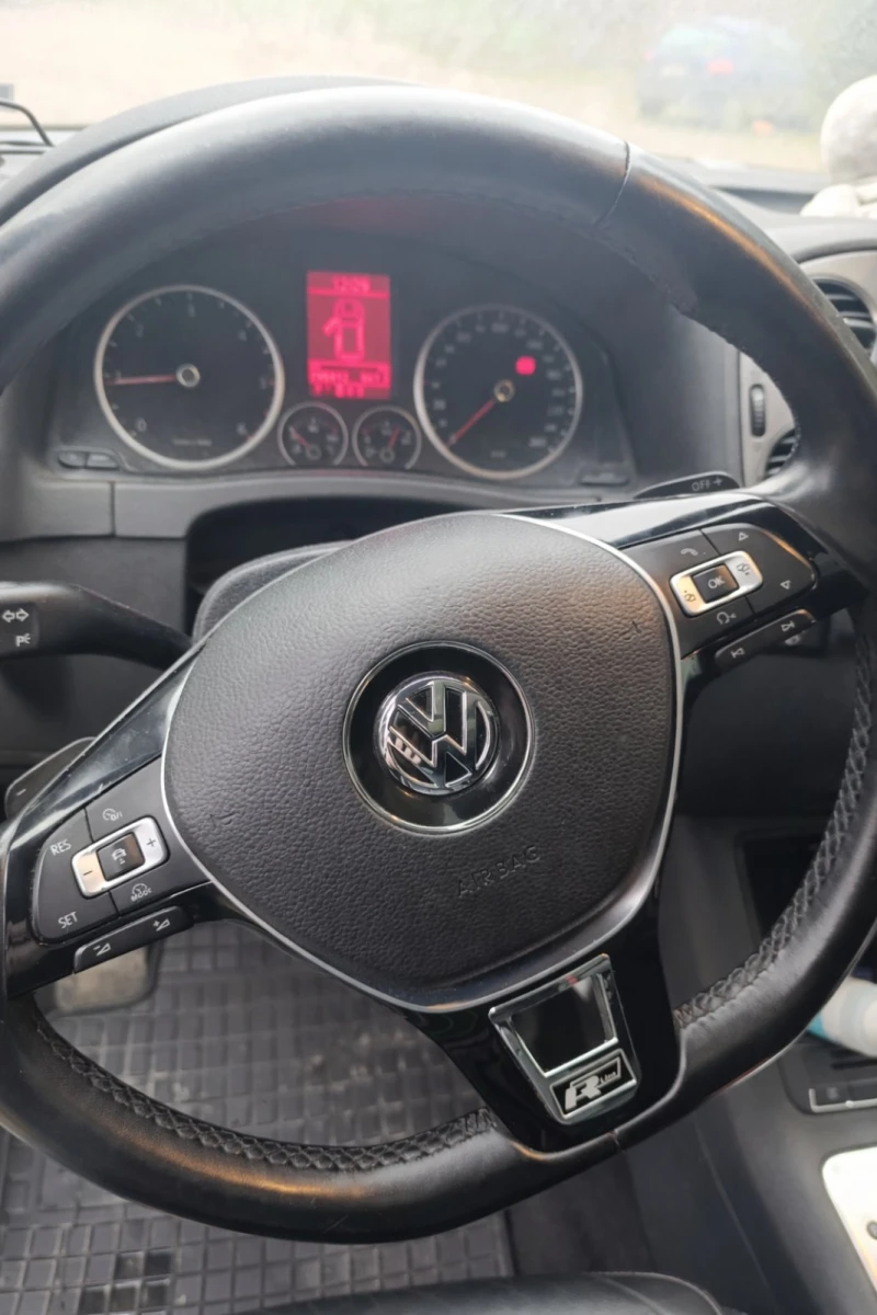VW Tiguan 2.0 TDI, снимка 3 - Автомобили и джипове - 53426294