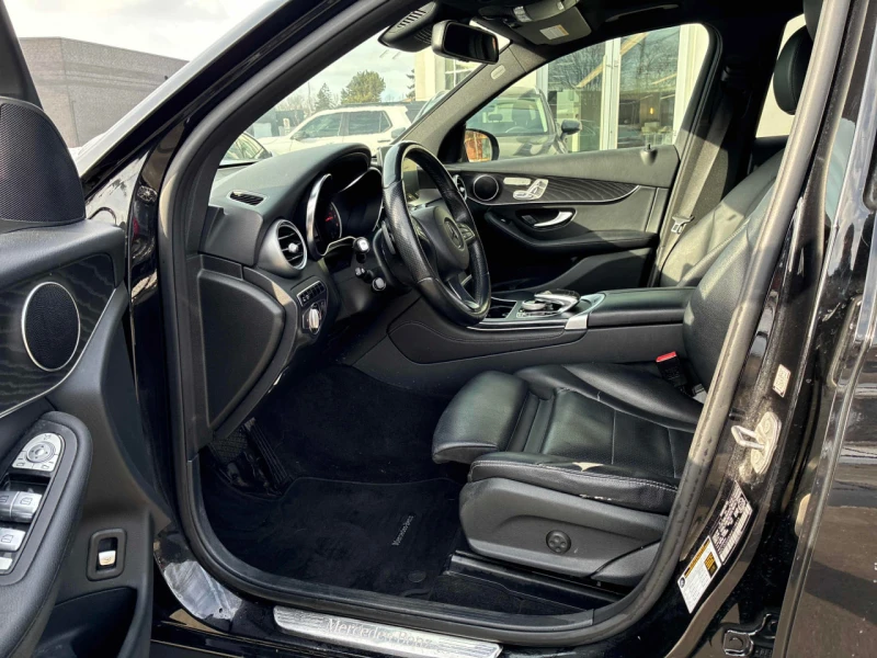 Mercedes-Benz GLC 300 4MATIC * 360 КАМЕРА* ПОДГРЕВИ* ПАНОРАМА* ДВА КЛЮЧА, снимка 7 - Автомобили и джипове - 53567331