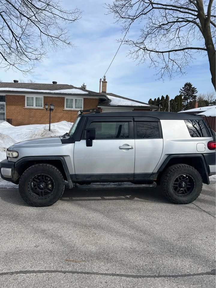 Toyota Fj cruiser CARFAX /CarPlay Android Auto, LED off road lights - изображение 4
