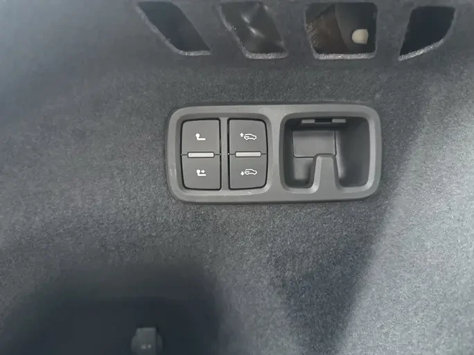 Audi Q8 55 TFSIe Quattro = NEW = S-line Гаранция, снимка 13 - Автомобили и джипове - 55477981