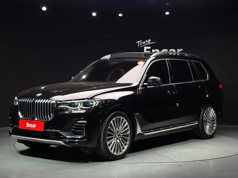 BMW X7 40d xDrive/ LASER/ AMBIENT/ МАСАЖ/ BOWERS/ 7МЕСТА