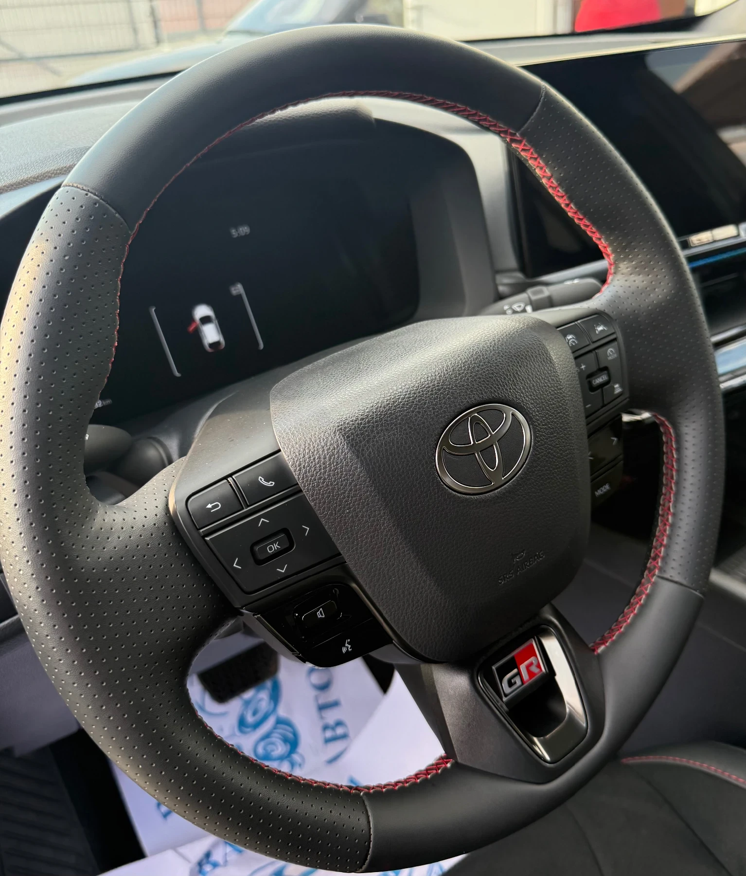 Toyota C-HR GR SPORT 220. Plugin Hibrid PNEV - изображение 8