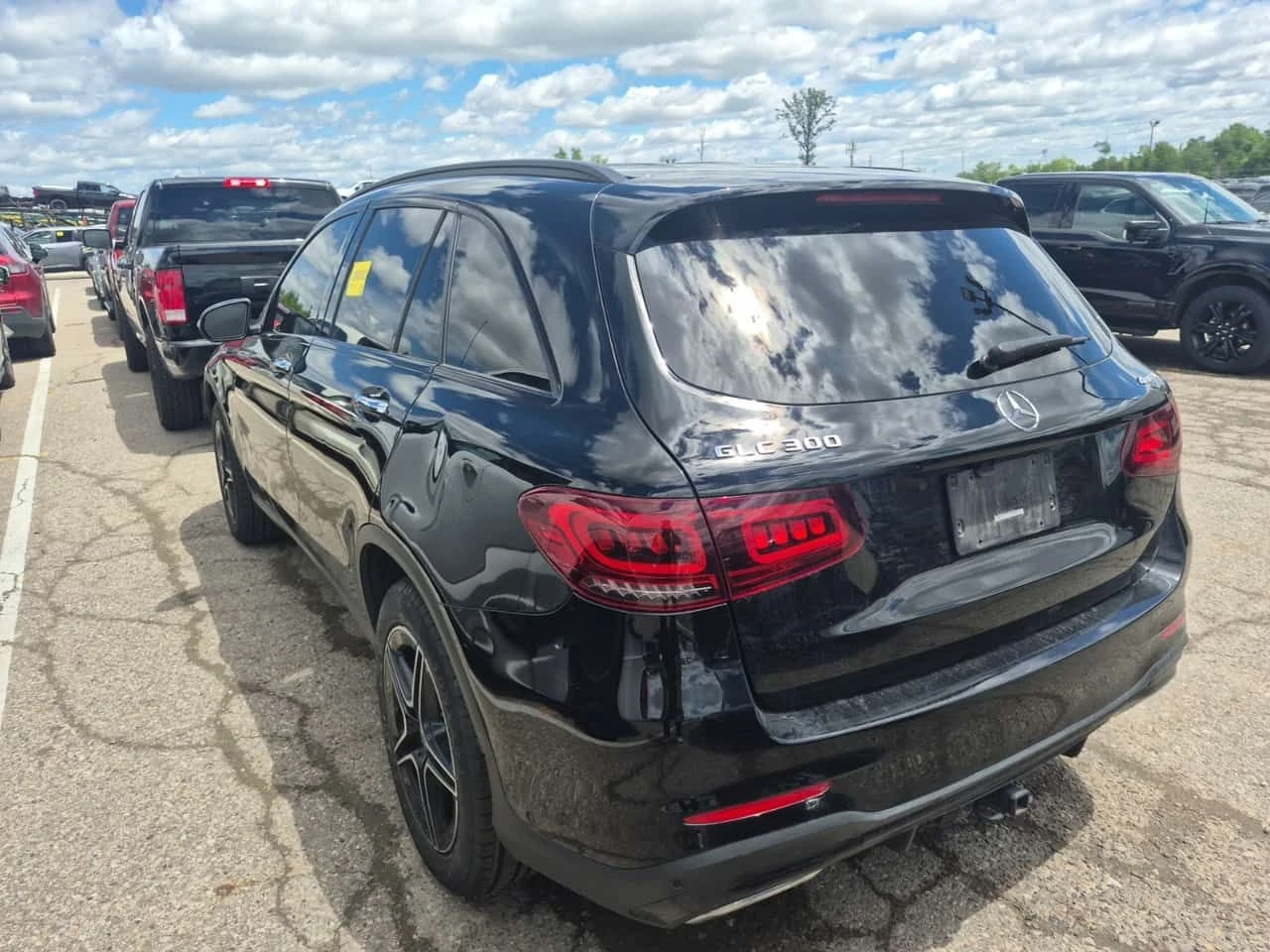 Mercedes-Benz GLC 300 * CARFAX * ДИСТРОНИК * 2 КЛЮЧА * ПАНОРАМА * , снимка 4 - Автомобили и джипове - 55007896
