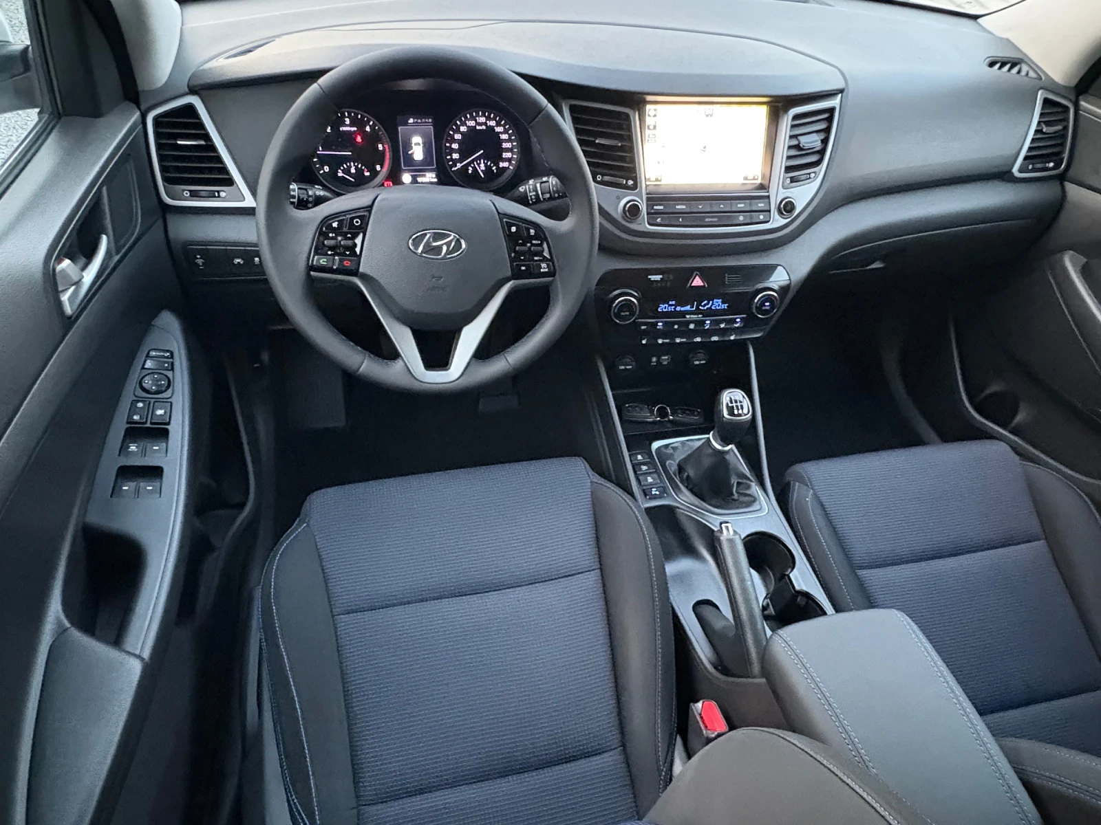 Hyundai Tucson 1.7D-NAVI-ПАНОРАМА-ПОДГРЕВ, снимка 12 - Автомобили и джипове - 55327714