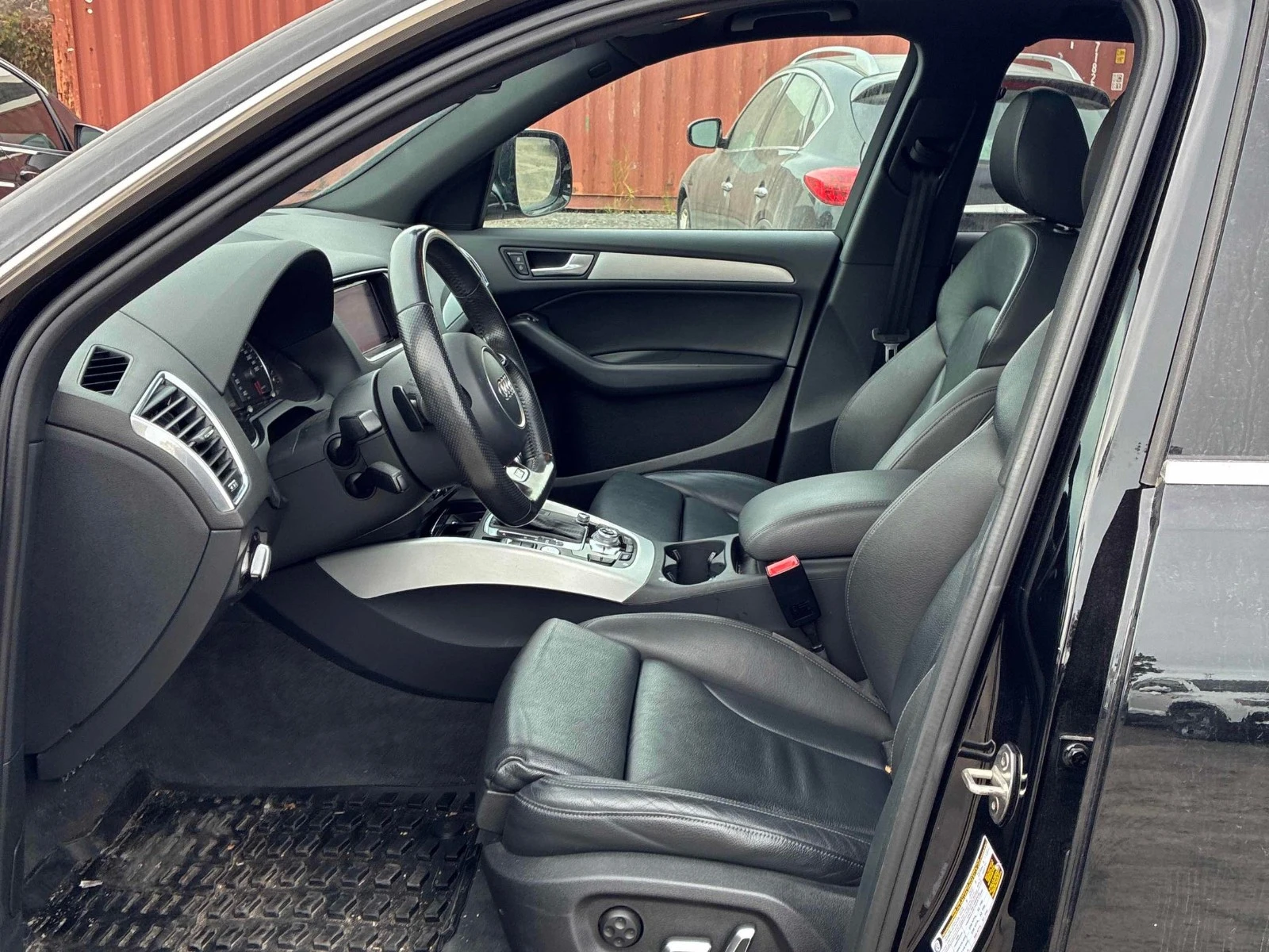 Audi Q5 2.0T * Progressiv * АвтоКредит * (ЦЕНА ДО БГ), снимка 12 - Автомобили и джипове - 56328365