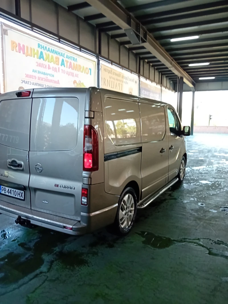 Opel Vivaro Sportive, снимка 4 - Бусове и автобуси - 47647635