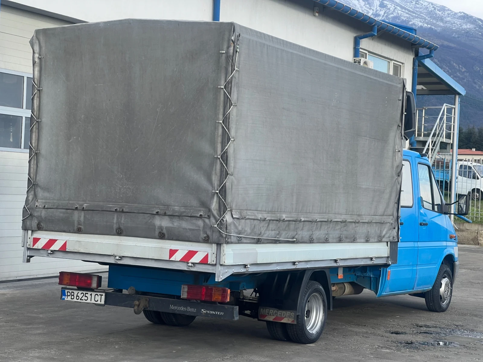 Mercedes-Benz Sprinter 413 / 7-места / 4.0м дължина / Двойна гума - изображение 5