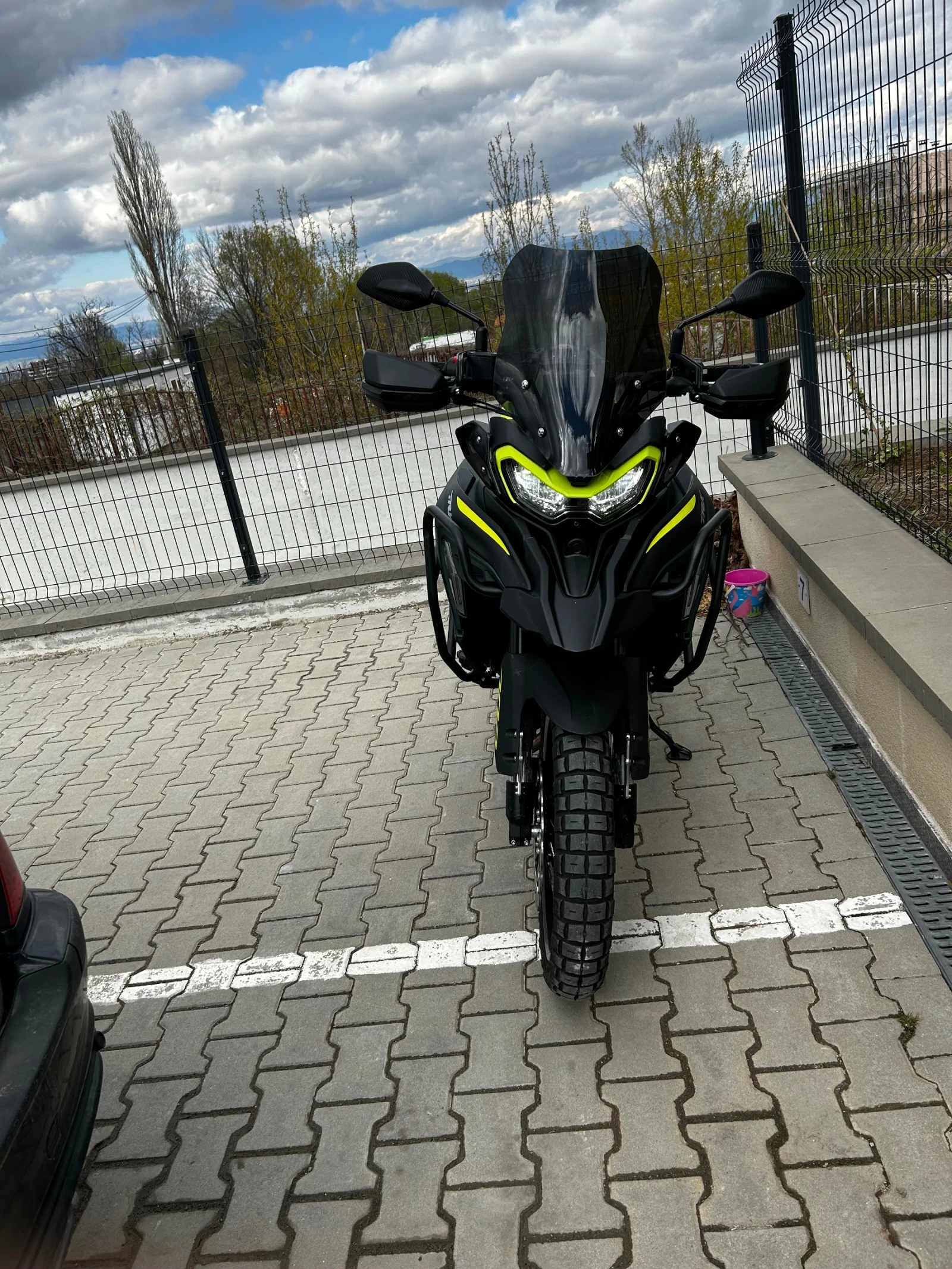 Benelli TRK 702X Гаранционен, снимка 11 - Мотоциклети и мототехника - 55089405
