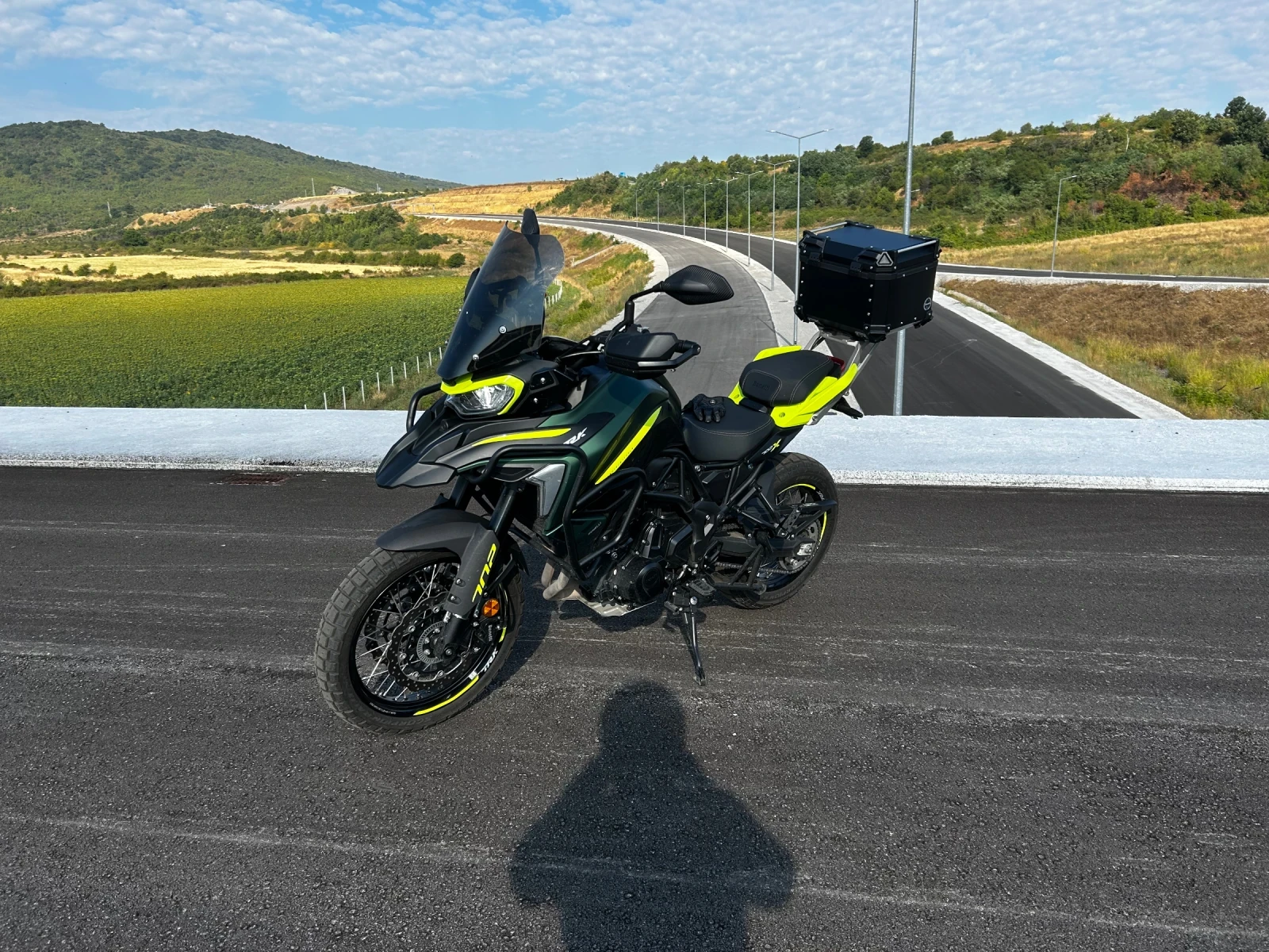Benelli TRK 702X Гаранционен, снимка 4 - Мотоциклети и мототехника - 55089405