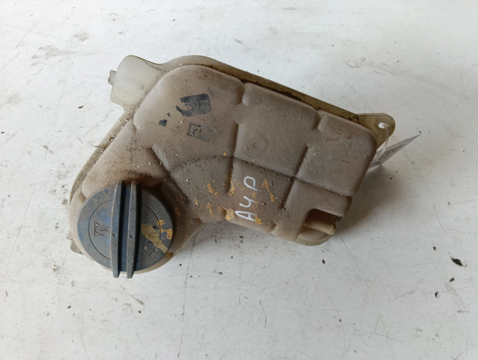 казанче антифриз 8E0121403 2.0TDI Audi A4
