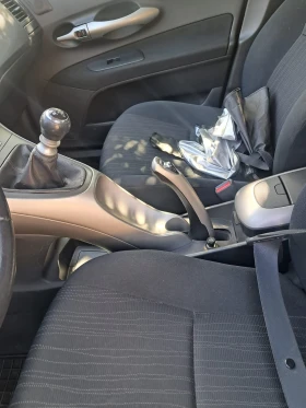 Обява за продажба на Toyota Auris D4D ~8 200 лв. - изображение 6