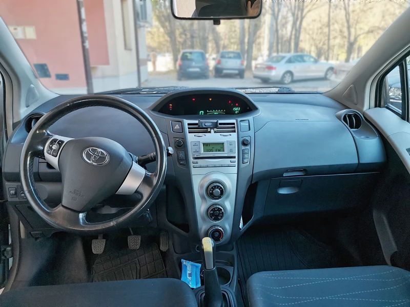 Toyota Yaris 1.4 D-4D (90 Hp), снимка 4 - Автомобили и джипове - 48433262