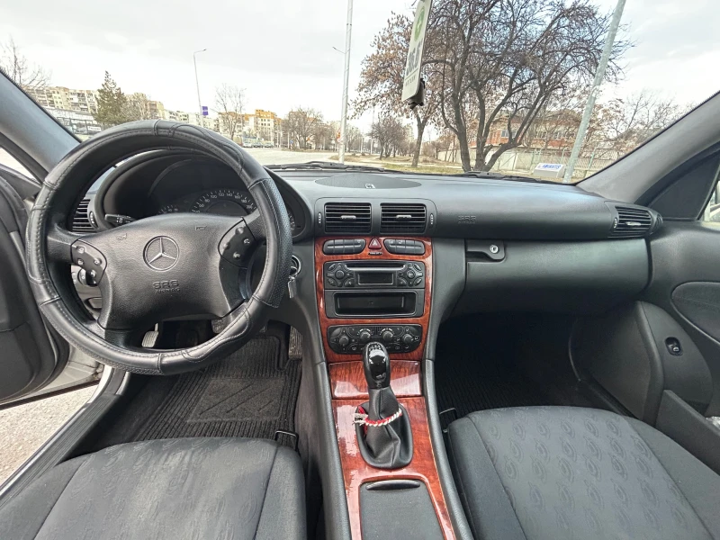 Mercedes-Benz C 220, снимка 13 - Автомобили и джипове - 49155422