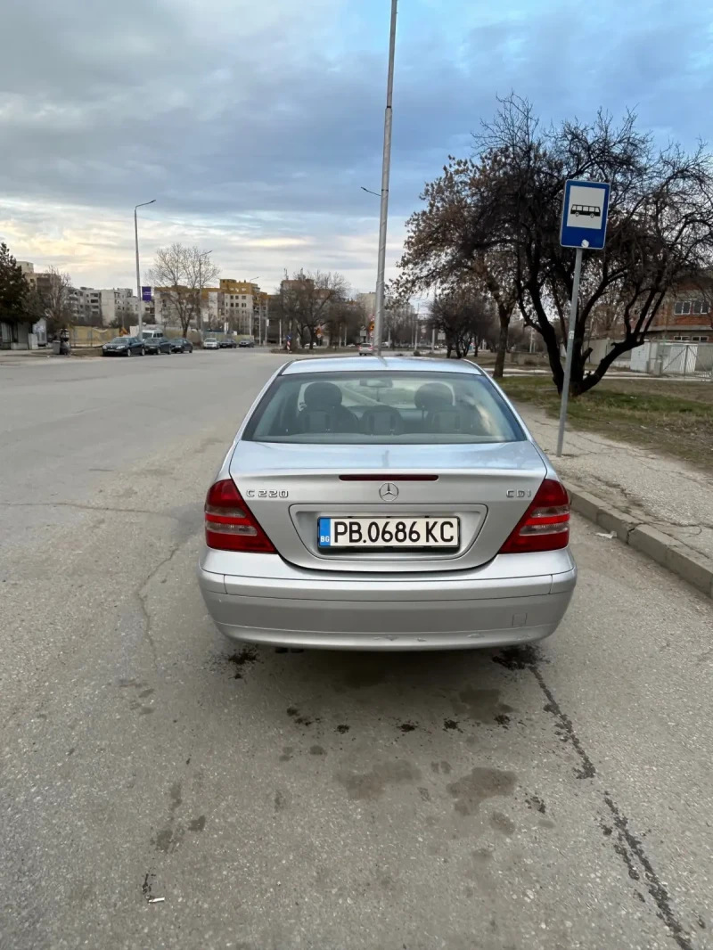 Mercedes-Benz C 220, снимка 4 - Автомобили и джипове - 49155422