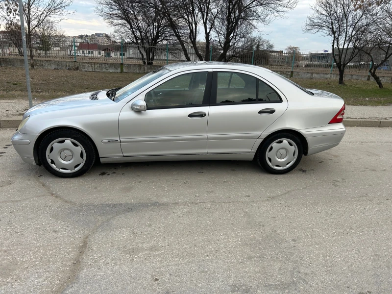 Mercedes-Benz C 220, снимка 3 - Автомобили и джипове - 49155422