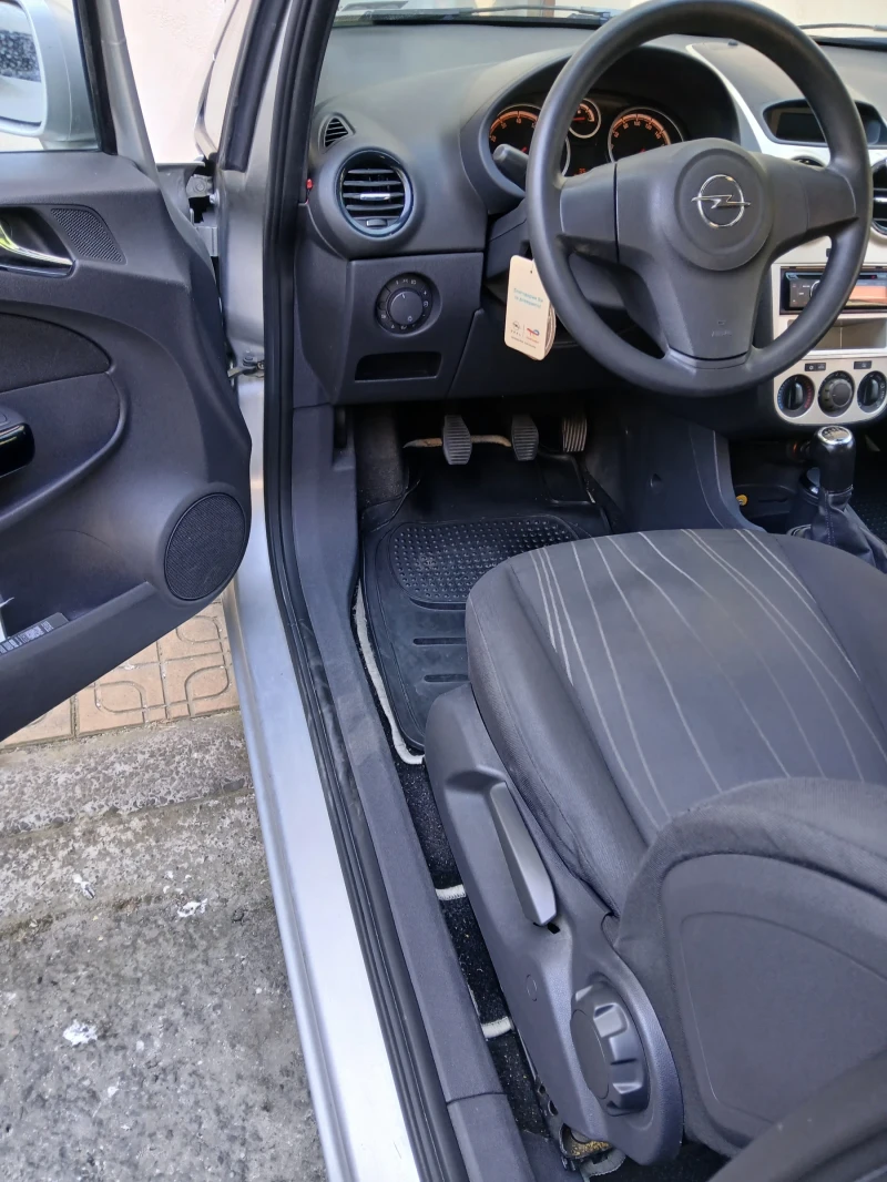 Opel Corsa Д, снимка 4 - Автомобили и джипове - 52777343