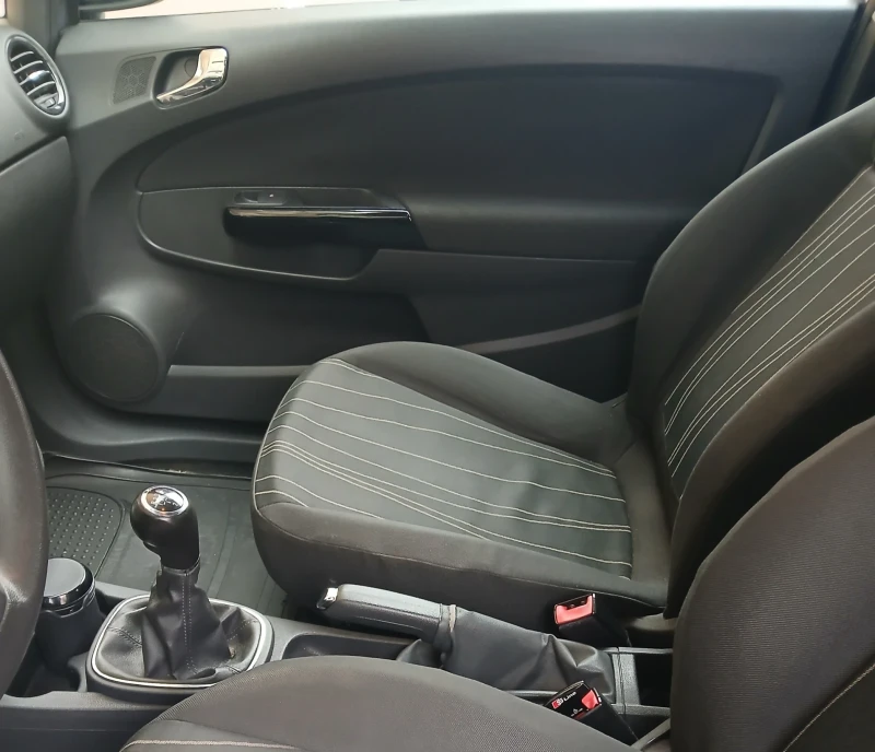 Opel Corsa Д, снимка 3 - Автомобили и джипове - 52777343
