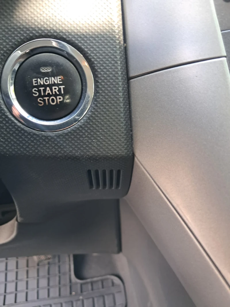 Toyota Auris D4D, снимка 10 - Автомобили и джипове - 51872911