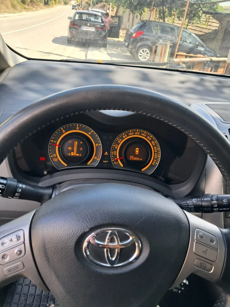 Toyota Auris D4D, снимка 8 - Автомобили и джипове - 51872911