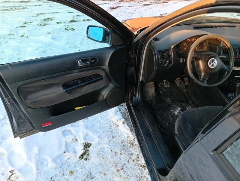 VW Golf 1.9 tdi 110, снимка 13 - Автомобили и джипове - 53232183