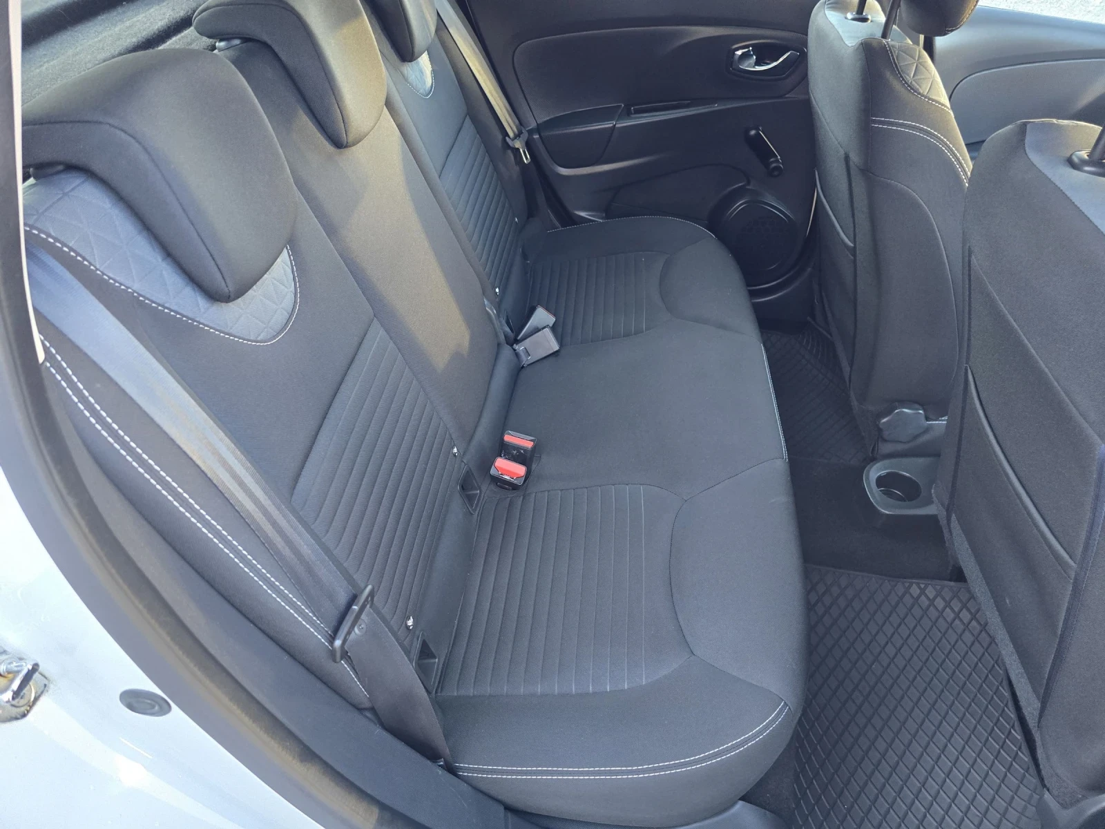 Renault Clio 0.9T - изображение 9