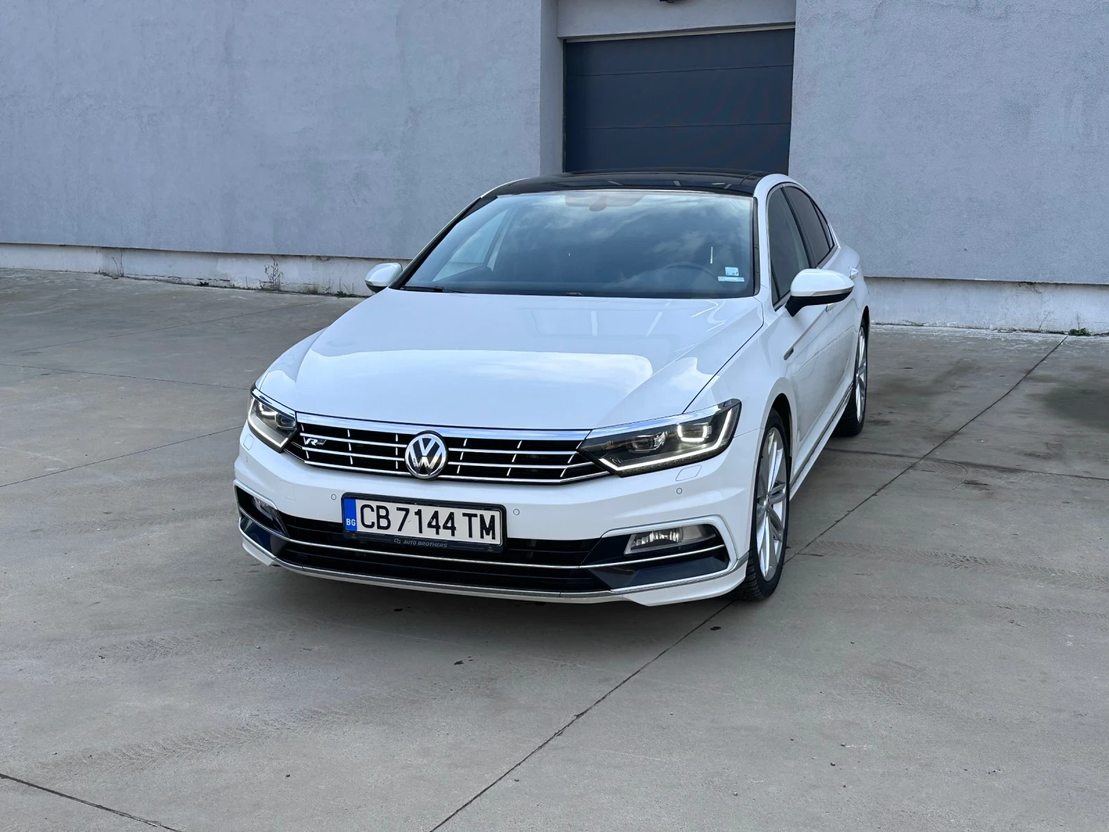 VW Passat R-LINE, снимка 16 - Автомобили и джипове - 53847072