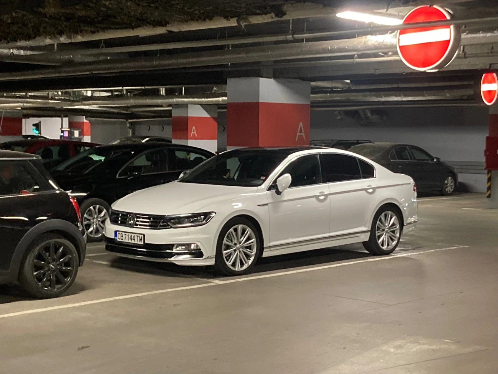 VW Passat R-LINE, снимка 17 - Автомобили и джипове - 53847072