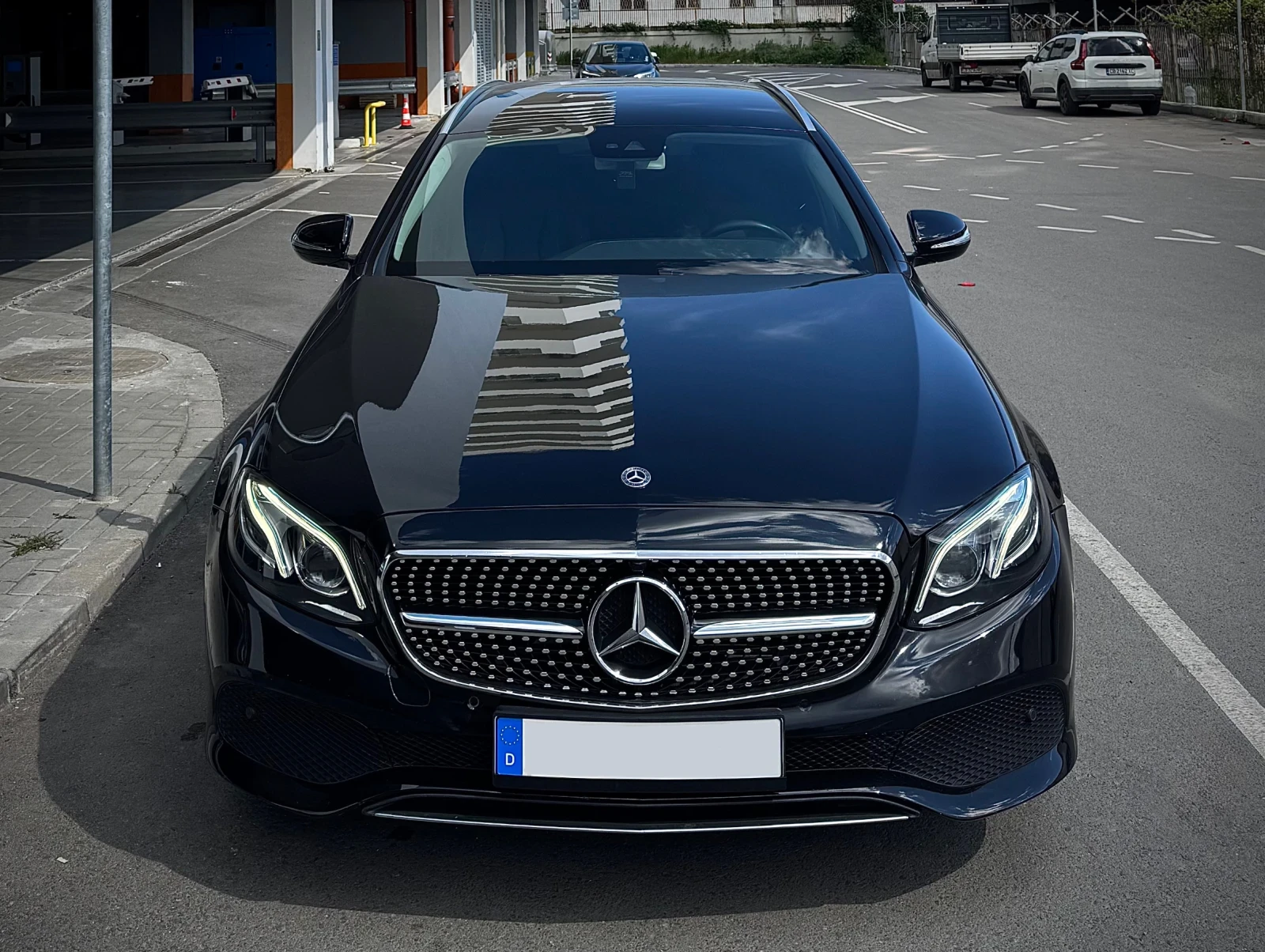 Mercedes-Benz E 200 9-G Multibeam Led Swarovski DynamicSelect 150к.с.