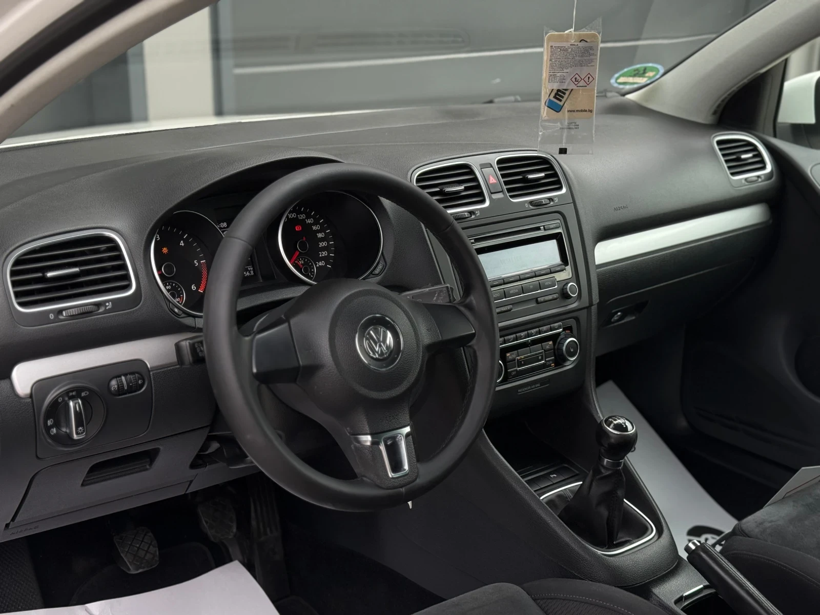 VW Golf 1.6TDI * Climatronic* , снимка 7 - Автомобили и джипове - 53927327