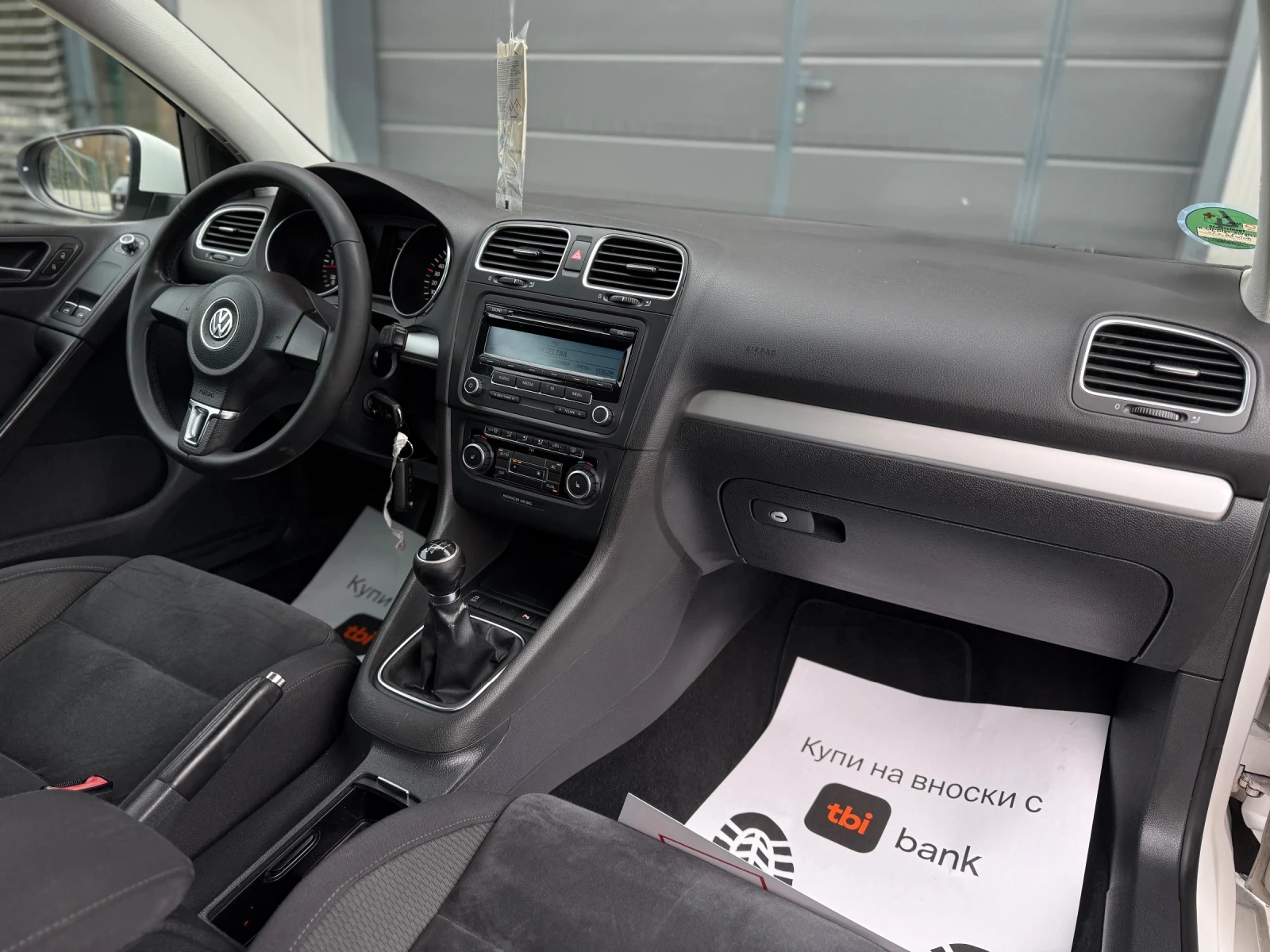 VW Golf 1.6TDI * Climatronic* , снимка 10 - Автомобили и джипове - 53927327