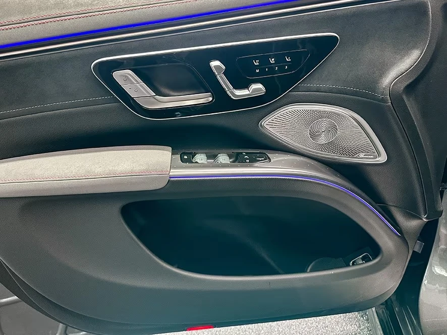 Mercedes-Benz EQS 450 SUV 4-MATIC AMG NIGHT-PAKET BURMESTER PANORAMA, снимка 9 - Автомобили и джипове - 54128216