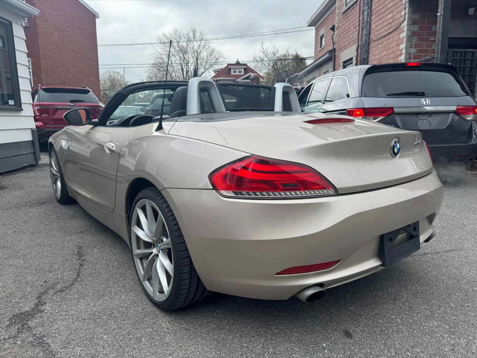 BMW Z4 sDrive35i/Keyless/Camera, снимка 6 - Автомобили и джипове - 54394088