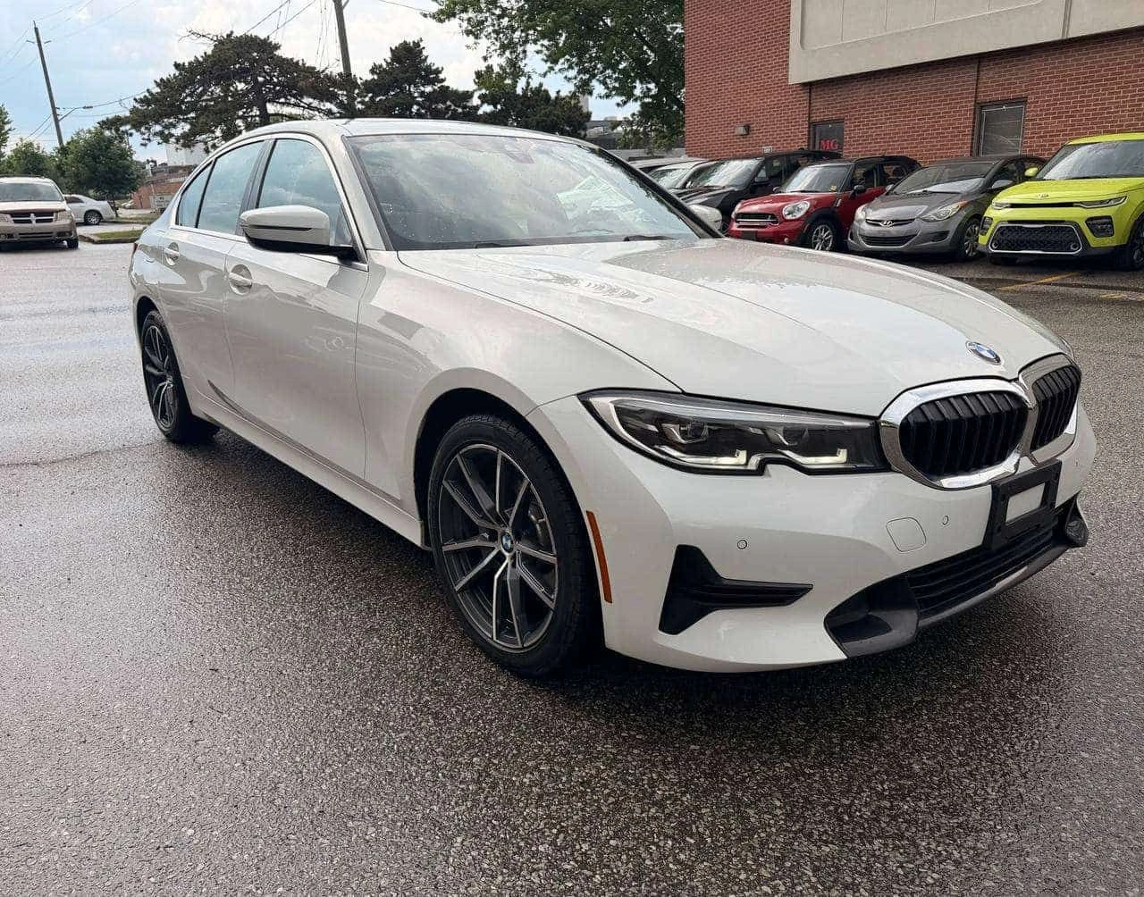 BMW 330 * 330i xDrive Sedan * CARFAX * ЦЕНА ДО БГ, снимка 3 - Автомобили и джипове - 54896767
