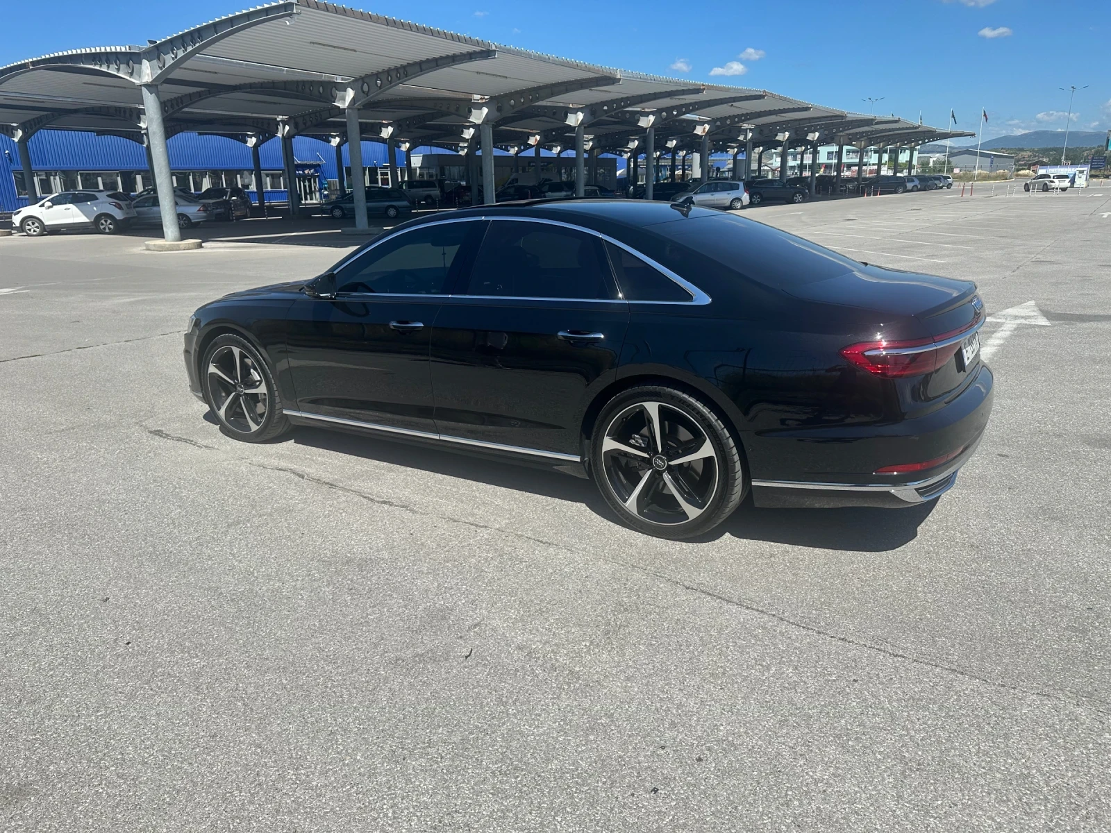 Audi A8 5.0TFSI, снимка 5 - Автомобили и джипове - 54900039