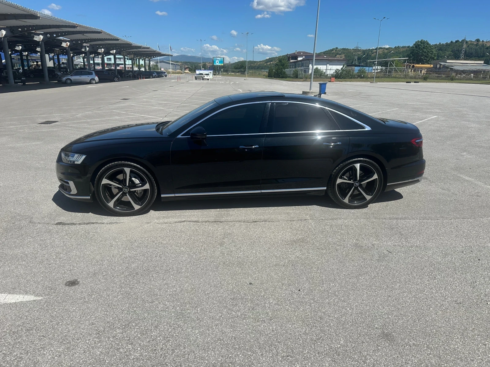 Audi A8 5.0TFSI, снимка 4 - Автомобили и джипове - 54900039