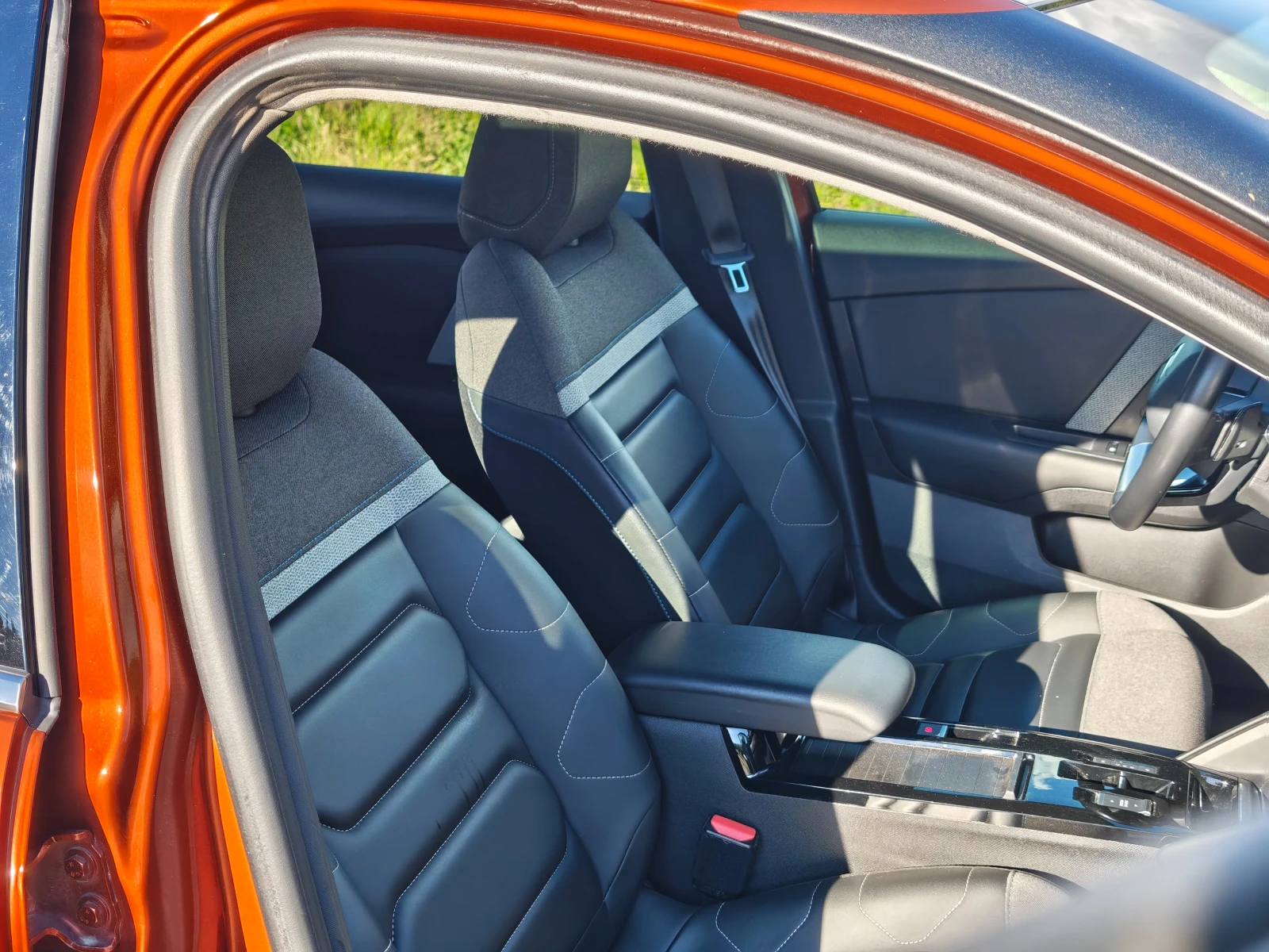 Citroen C4 SHINE PureTech 155 EAT8, снимка 5 - Автомобили и джипове - 54961743