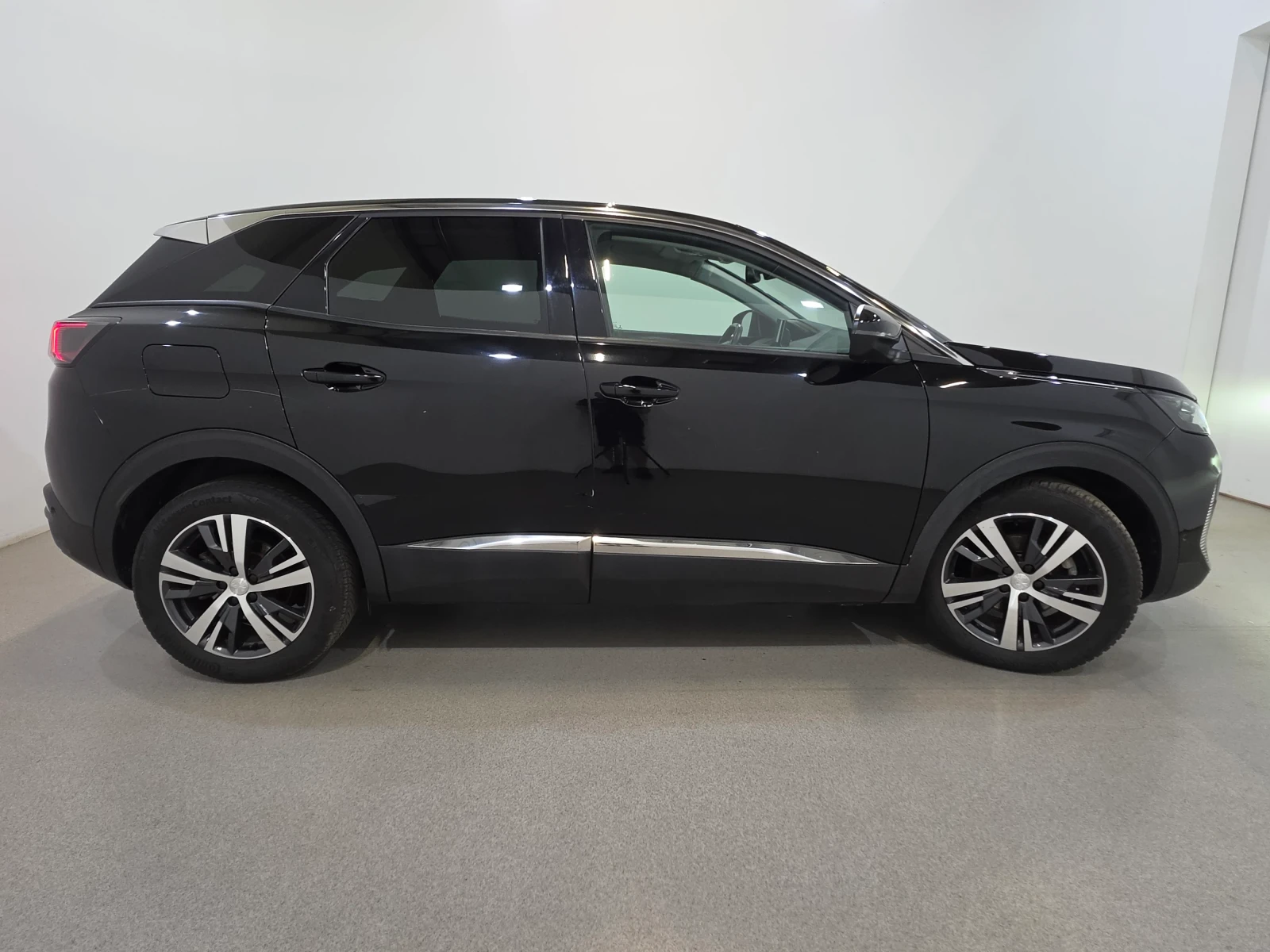 Peugeot 3008 1.5 BlueHDI Allure Aut. LED I-Cockpit, снимка 5 - Автомобили и джипове - 55136176
