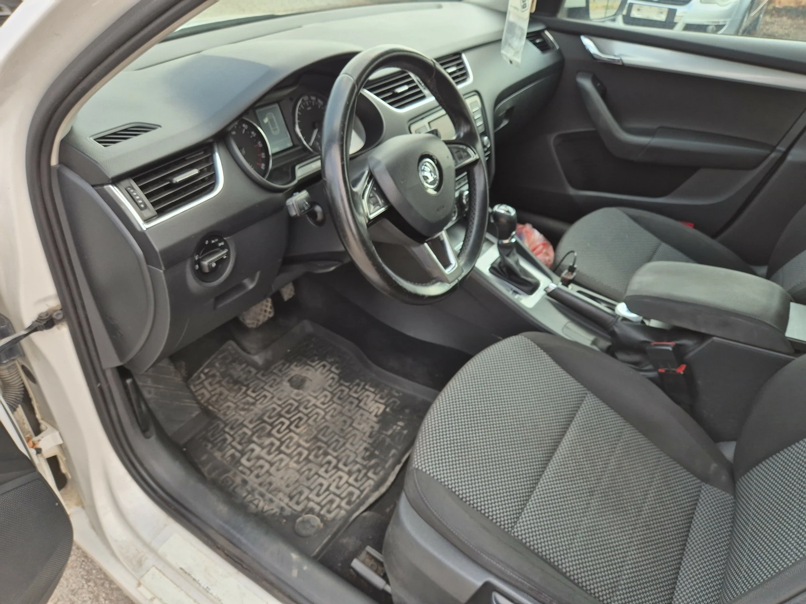 Skoda Octavia 2.0tdi 150 k автомат лед, снимка 10 - Автомобили и джипове - 55697855