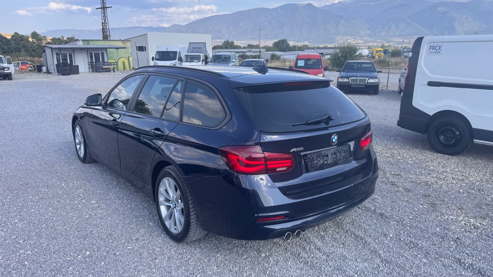 BMW 320 X-drive FACE LIFT , снимка 3 - Автомобили и джипове - 55803730