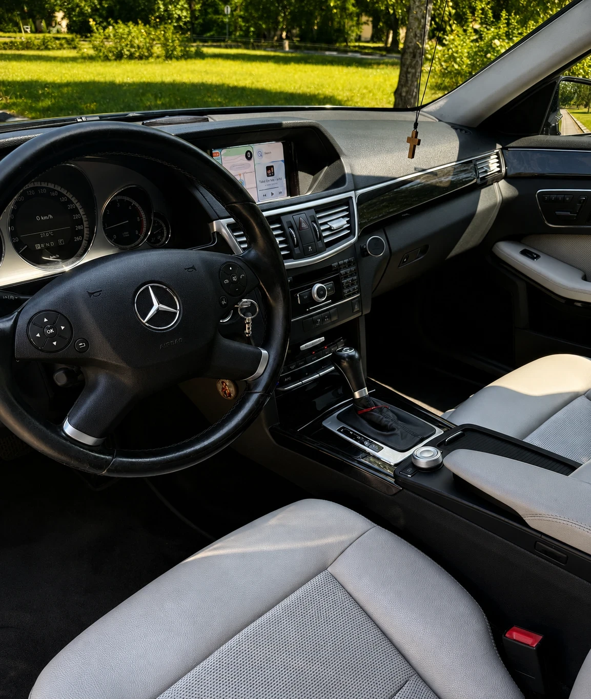 Mercedes-Benz E 220 CDI Avantgarde, снимка 6 - Автомобили и джипове - 56297546